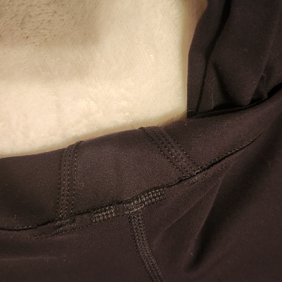 LULULEMON crop black leggings. Missing size tag but perfect condition - Picture 11 of 13